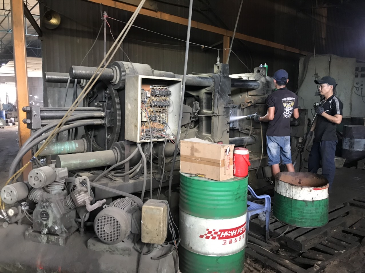 Die casting machine